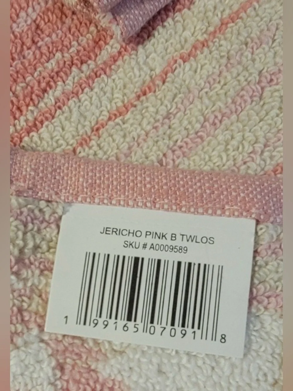 NWT WRANGLER JERICHO PINK BATH TOWEL
